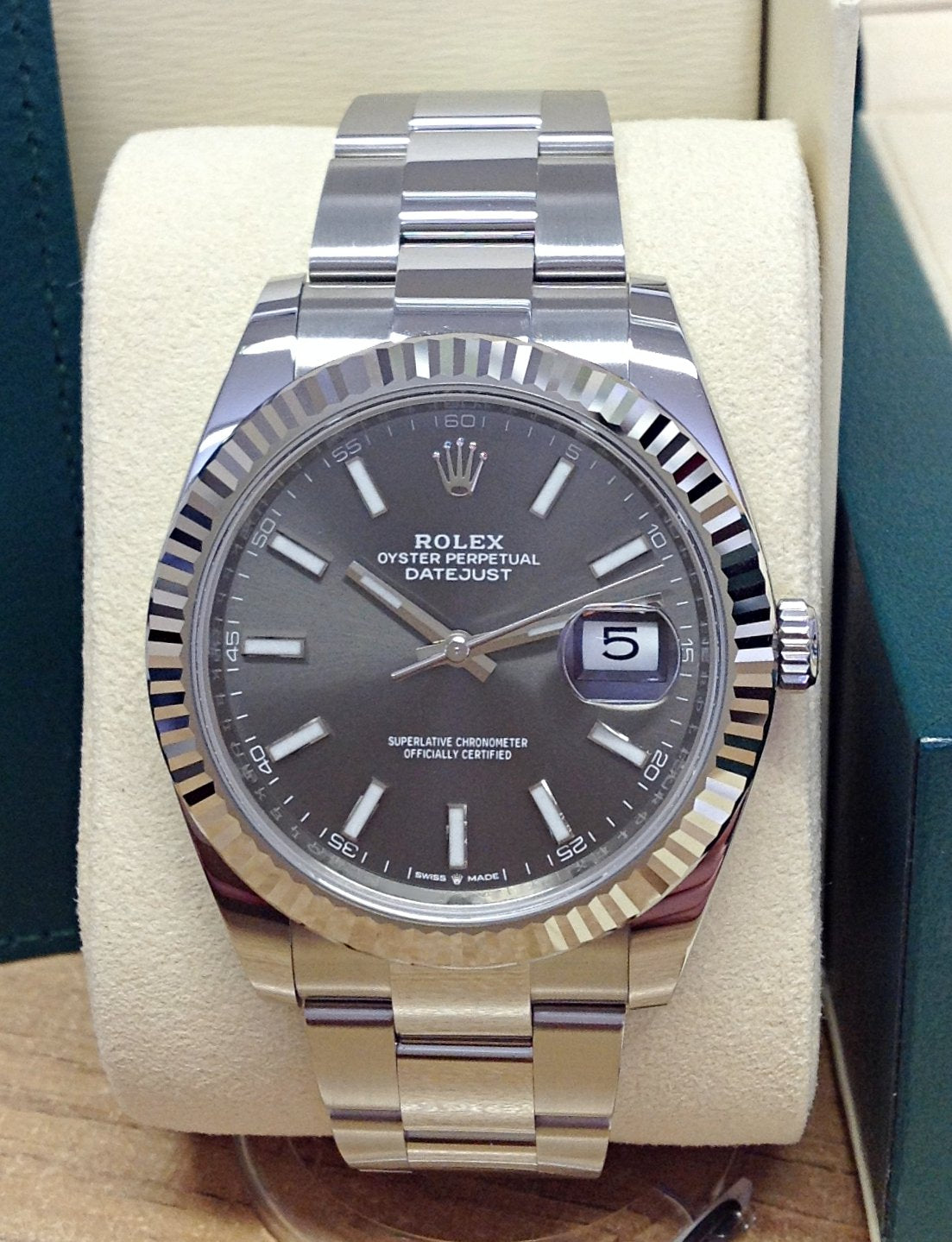 Rolex Datejust 41 Rhodium Fluted Bezel 126334 Used Rhodium Diamond